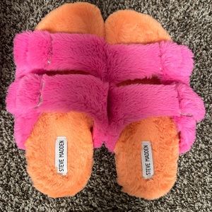 Steve Madden slippers